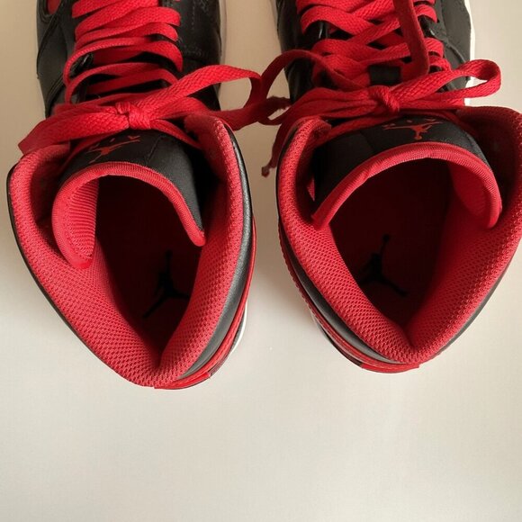 JORDAN 1 MID ALTERNATE BRED (2022) WITH THE BOX RED BLACK - Picture 11 of 16